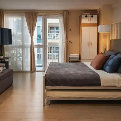 12e Spacious Cozy Suite at The Venice Mall with FREE Parking and Washing Machine