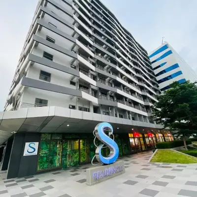 S Residences Condo PoolView Balcony in SM MOA near NAIA