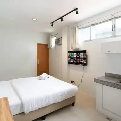 JP Santiago Studio Makati J301