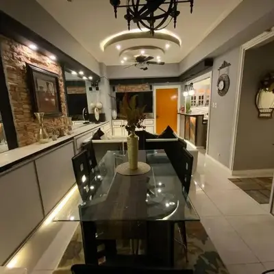 Awesome Eastwood Condo Suite!