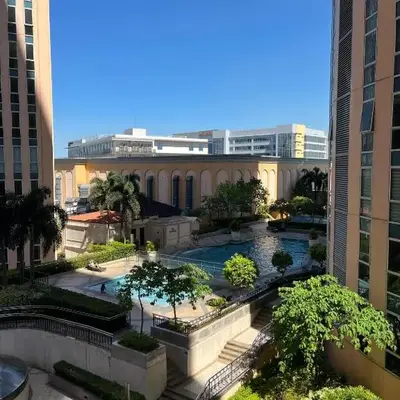 Cozy condo with balcony in Taguig