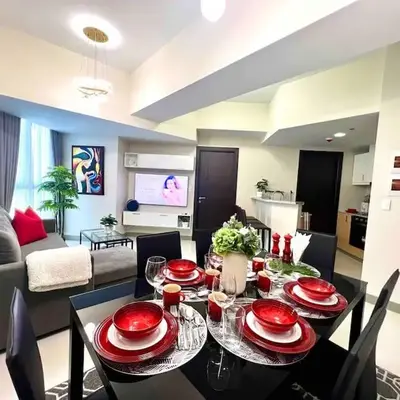 Cozy 2 Bedrooms in BGC with Balcony Bathtub 600Mbps