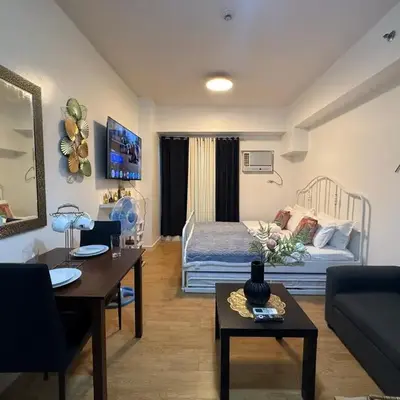 Condo in 8 ADRIATICO for Short-stay near UP Manila St Lukes & US Embassy