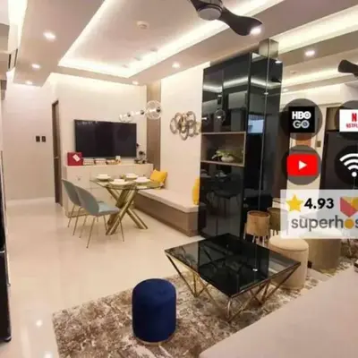 Stylish 2 Bedroom Condo Near BGC and Airport with Fast WiFi