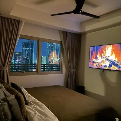 Modern 1BR Executive Suite l Best City View of BGC l The Residences BCCT