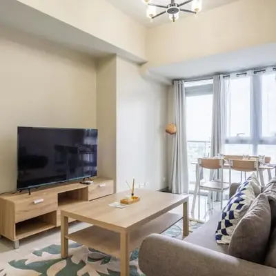 2BR 2TB Uptown Parksuites BGC Balcony