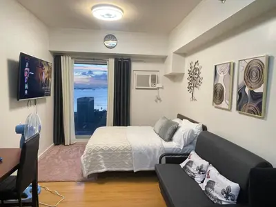 Gallery image of Modern and Cozy Condo in 8Adriatico near PGH, SLMEC and US Embassy in Manila