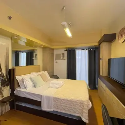 Modern and Cozy Condo in 8Adriatico near PGH