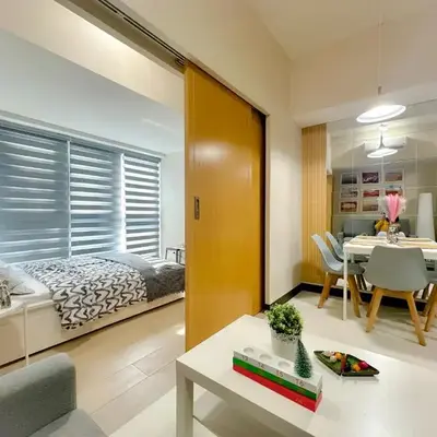 1BR BGC Uptown Modern Condo Netflix 200Mb Wifi