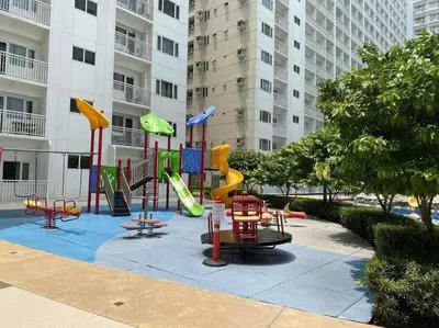 Gallery image of Da Residence-1BR in MOA w/ direct pool access in Manila