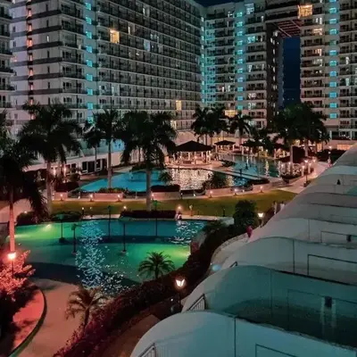 SHELL RESIDENCE C23 Shortwalk MOA Balcony poolview