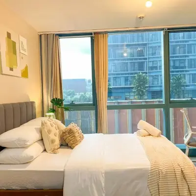 Bgc 1br Condo Across Uptown Mall