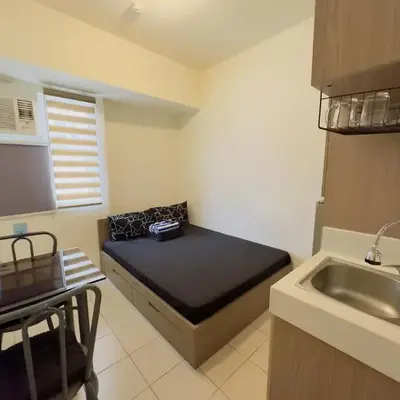 Urban Deca EDSA Staycation w/Unli Wi-Fi & Netflix