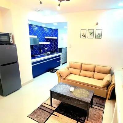 BGC Beautiful Large 1 Bedroom Condo Sleeps 3 Adults