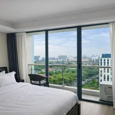 Studio with Balcony Near Okada Manila and MOA LCONDOTEL