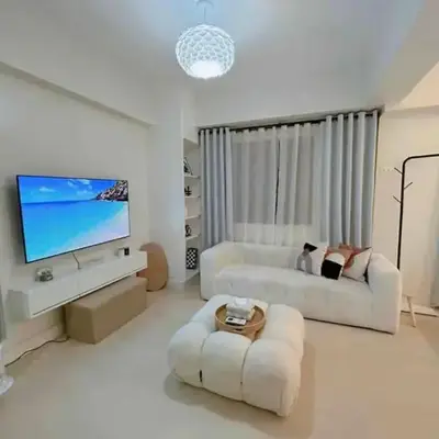 Relax in style: Modern Airbnb and Netflix