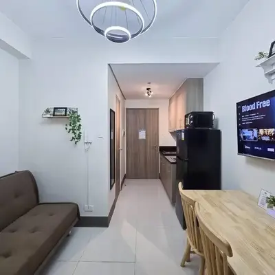 1BR Condotel with Balcony at FAME Residences #FM29