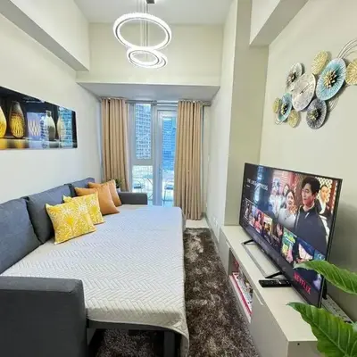 Executive Gem beside Malls and Bars at Uptown BGC
