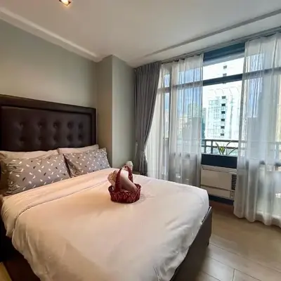Quiet Condo with Fast WiFi