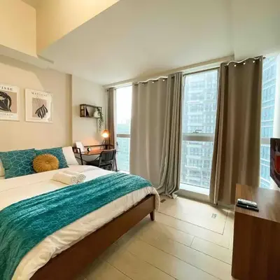 BGC Condo Facing Mitsukoshi Mall #upt122g