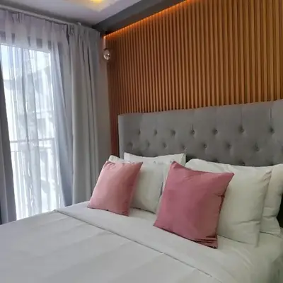 Georgia Luxe Suite at Shore 2 MOA