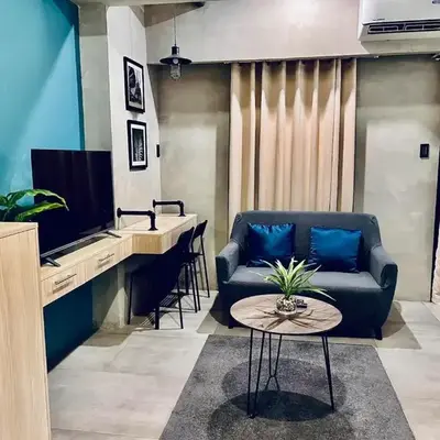 Cozy Spacious Pet Friendly Unit with Netflix Pool Gym