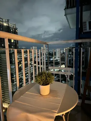 Gallery image of Cozy 1BR Netflix & Alexa w Balcony Free Pool in Manila