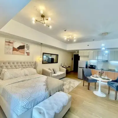Condo Hotel type luxury Big Studio in Mckinley Hill taguig