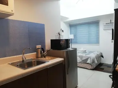 Gallery image of Grand Riviera Suites By Celyn in Manila