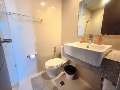 Gallery image of Cosy Suite Uptown Parksuites with Balcony Ultra fast wifi 250mbps in Manila