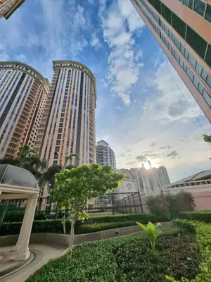 a view of a city skyline with tall buildings at Elegant Venice Condo Mckinley Hill BGC #vlrtc5i in Manila