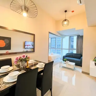 Luxury BGC Condo Across Mitsukoshi #upt112b