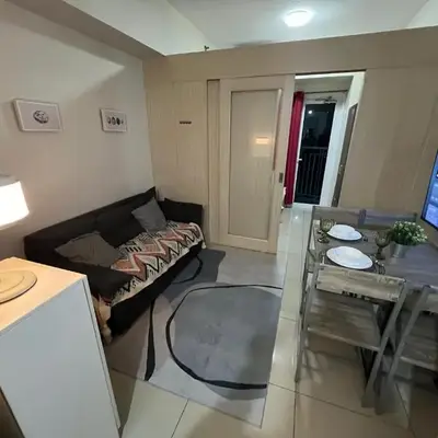 Cozy 1 Bedroom Makati Condo with Balcony Wifi