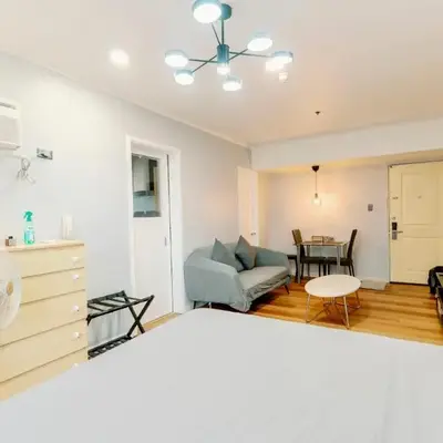 Cozy and Spacious Studio at SOMA BGC Near SM Aura and Bonifacio High Street