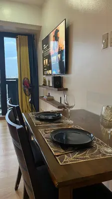 Gallery image of Premium Luxe Studio near Rockwell with City View & Access to Pool,Gym,Sauna,GameRoom in Manila