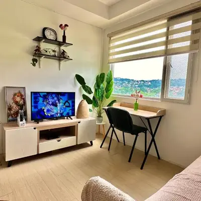 Luna Hive Place