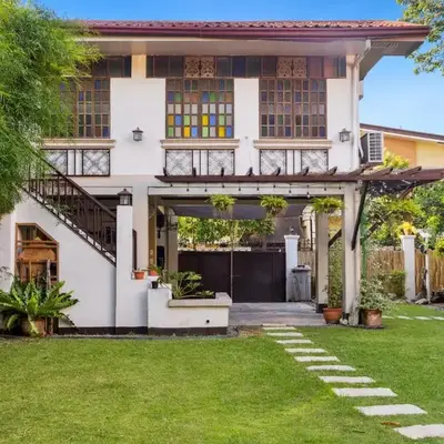 Cozy Las Pinas Haven with Big Garden