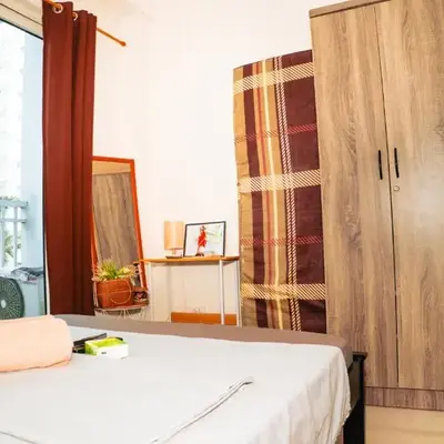 1bedroom with Balcony facing pool Near MOA