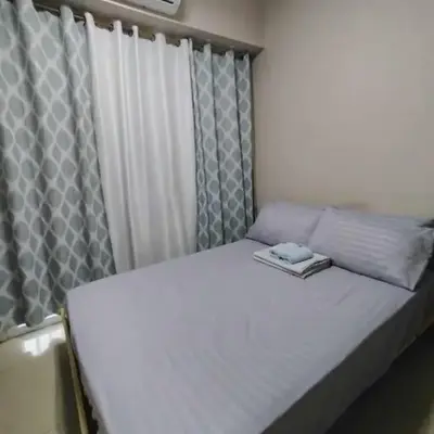Near MOA at SHORE RESIDENCES 1BR with balcony -unlimited WIFI