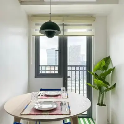 Cozy Mid-Century Condo with a Skyline View