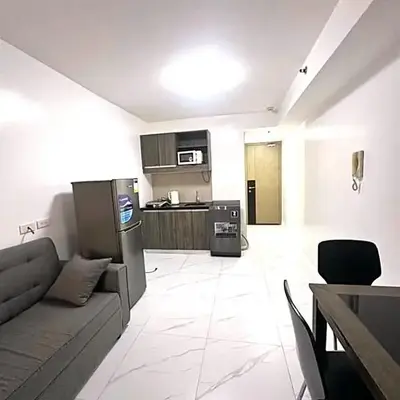 Condo Near MOA and NAIA at SoleMare Parksuites