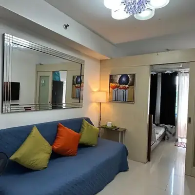 Staycation Near Moa by Jen