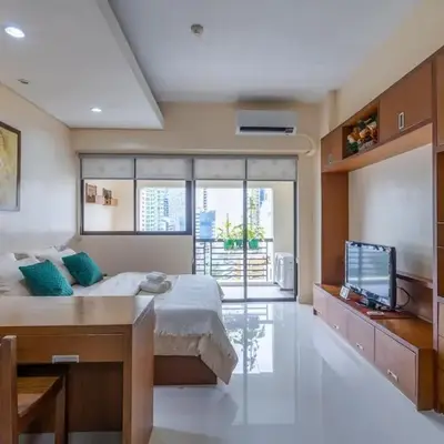 Relax & WFH in Vibrant & Cozy Greenbelt Condo with Pool