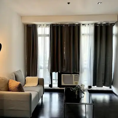Snug Stay in Gramercy Makati with City Skyline View!