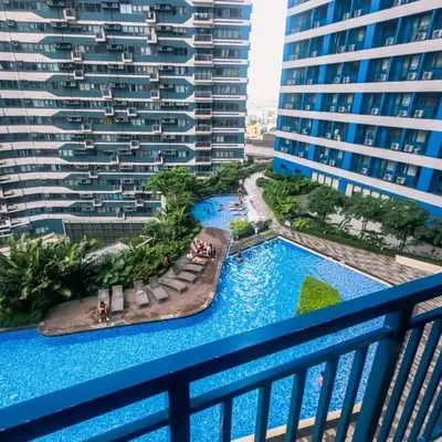 Cozy Peacock hideaway Stylish Makati Condo 300 Mbps Gym Swim Park