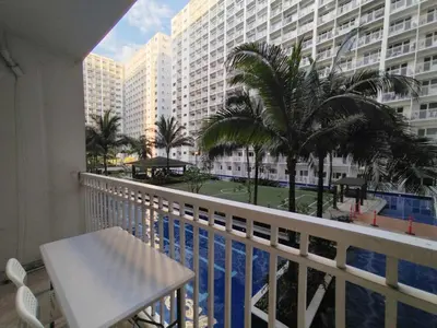 Gallery image of Shore Residences Tower D - 2 Bedroom with Pool view Near Moa and Naia in Manila