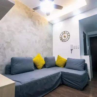 Cozy Crash Pad C Laughter Makati 2272 Swim Gym Park Internet 300