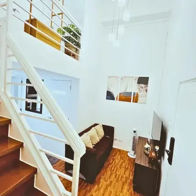 Cozy 2 BR 2 Bath Condo with Netflix and Karaoke near MRT EDSA