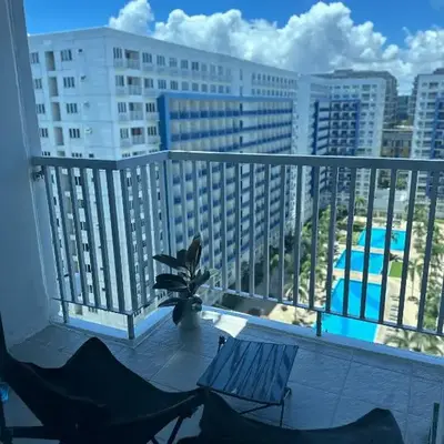 Sea Residences 2BR Pool View Unit for 4-8 pax - Beehive Stay MOA