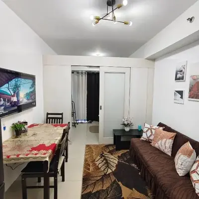 Sea Residence MOA - JULIZA STAYCATION